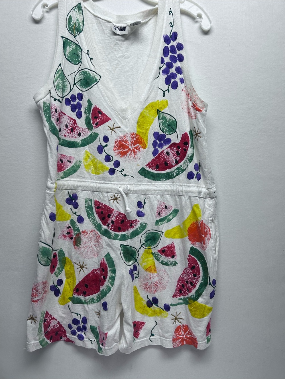 Gitano White Cotton Tee with Branded Neck Labels vintage !!!!